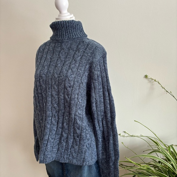 vintage blue chunky cableknit turtleneck sweater - Picture 5 of 8
